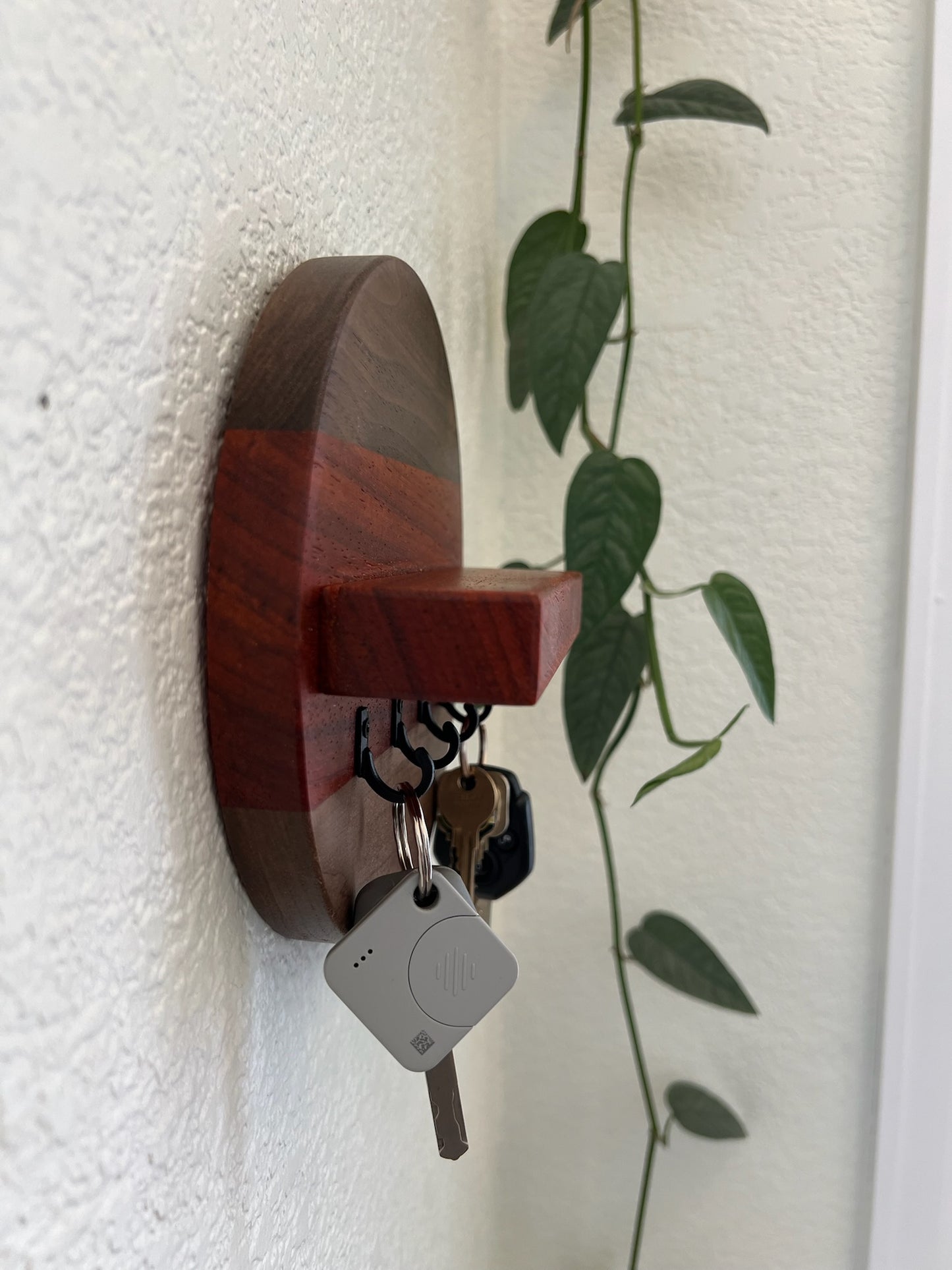 Handmade Round Key Rack with Shelf - 4 Hooks - Walnut and Padauk